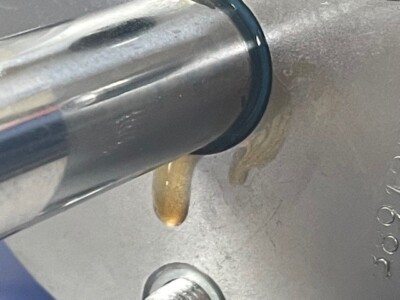 Rò rỉ xi lanh thủy lực là gì?